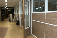Schilderwerk en wrappen van houten panelen