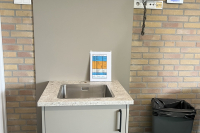 Nieuwe wasbakken en spatwanden